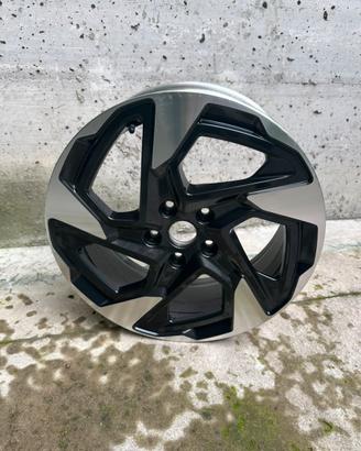 4 cerchi nuovi 18” SUBARU con Falken 4 stagioni