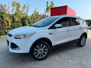 SUV 4x4 Ford Kuga 2.0 TDCI 150 CV - EUR6