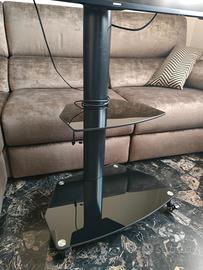 mobiletto porta TV con ruote.