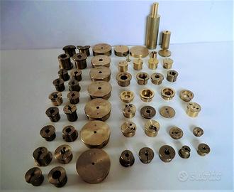 Numero 54 accessori pezzi ricambi per caldaie