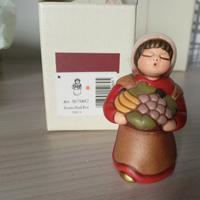 Statuina presepe Thun donna con frutta