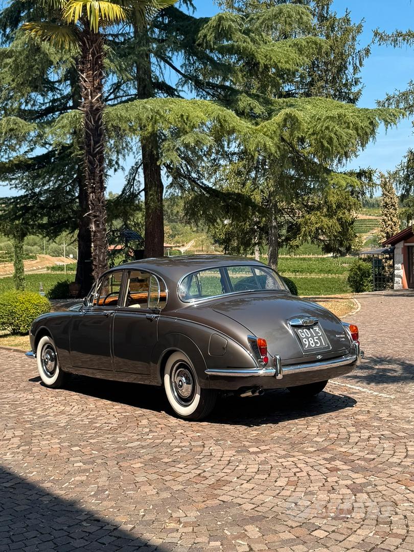 Jaguar 240 1960 photo 3