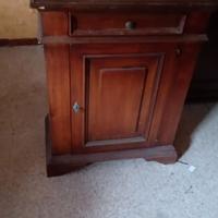 Mobiletto con anta e cassetto
