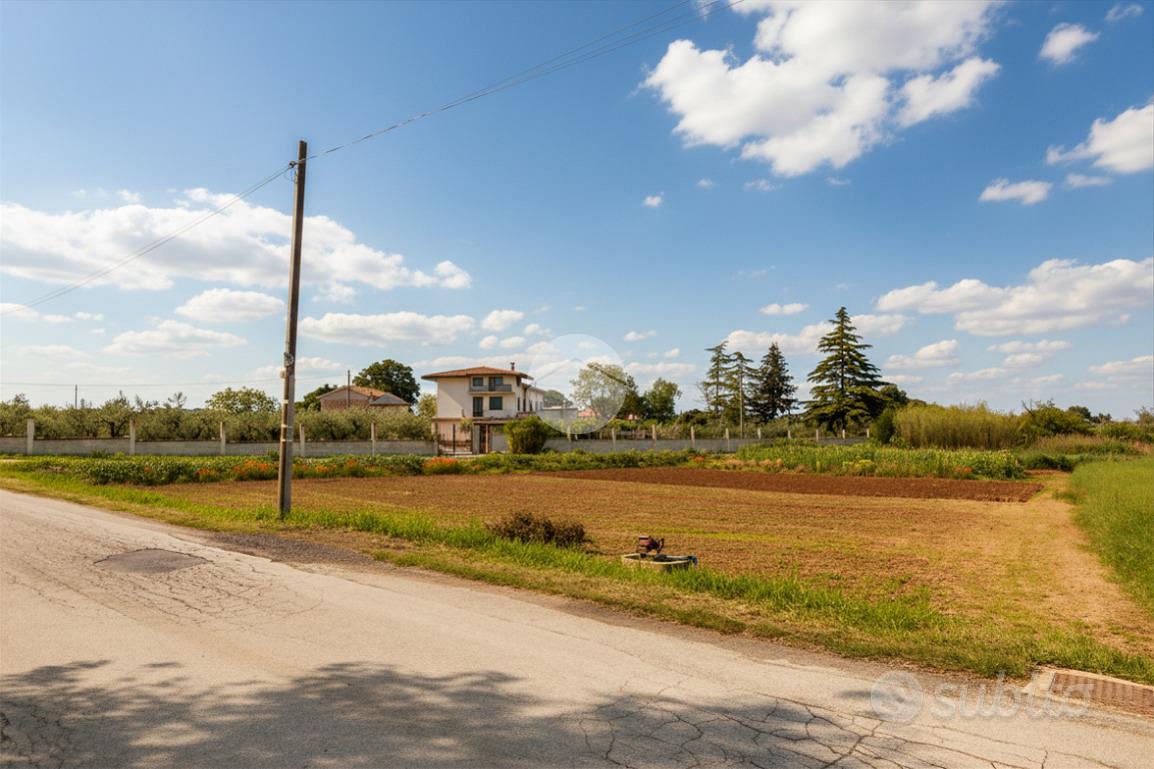 TER. RESIDENZIALE A CEPAGATTI - Vista 3