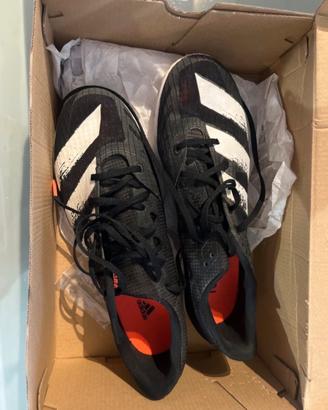 Scarpe sportive chiodate adidas, n. 40.2/3