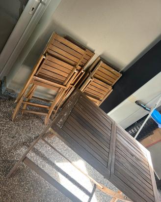 Tavolo legno con quattro sedie