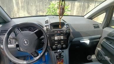 Opel. Zafira 1.7