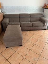 Divano letto tre sedute con pouf contenitore