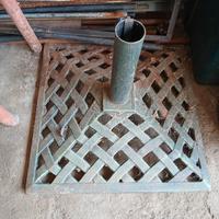 Porta ombrellone in ghisa