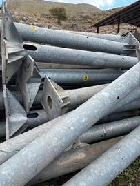 Pali/ Pilastri in ferro zincato