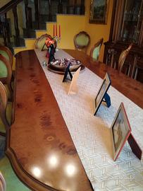 mobili pregiati cesellati e intarsiati a mano