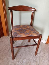 Sedia vintage in legno massello