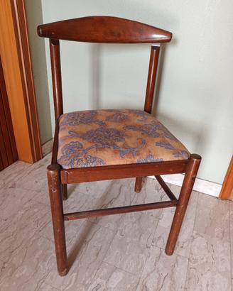 Sedia vintage in legno massello