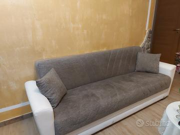 Divano contenitore tre posti