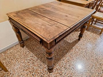 Tavolo antico in noce massello primi '900