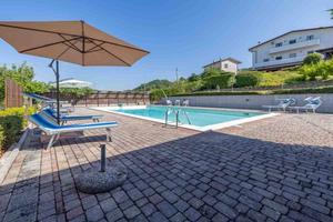 Villa di 584 m² con più di 5 locali e box auto dop