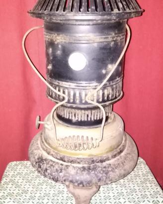 Antica stufa a petrolio Agip degli inizi del '900