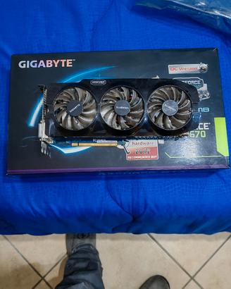Gigabyte GTX 670 OC Windforce 3X - 2GB GDDR5 - Com