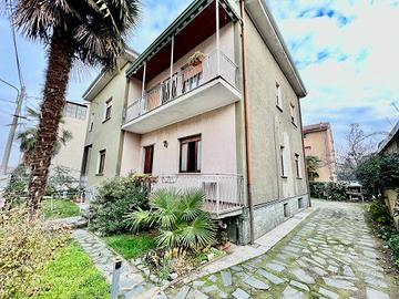 Appartamento di 131 m² con 5 locali e box auto dop
