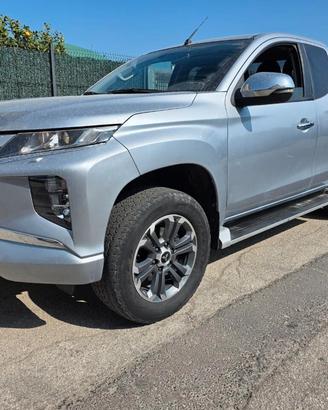 Mitsubishi L200 2.3 D Club Cab 4x4 Super Select In
