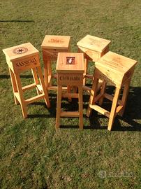 Sgabello in legno realizzati con cassette vino