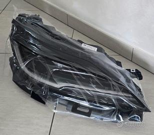 Tesla model 3 Highland faro anteriore destro