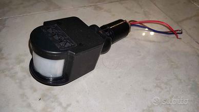 2 sensori presenza e movimento PIR da esterno