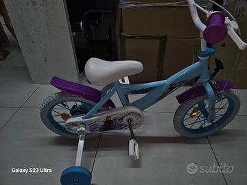 BICI FROZEN 4/6 anni USATA CON GRAFFIATURE