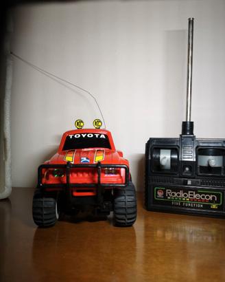 AUTO RADIOCOMANDATA TOYOTA VINTAGE