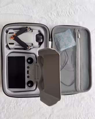 Drone Dji Mini 3 Pro con Dji RC e 2 Batterie