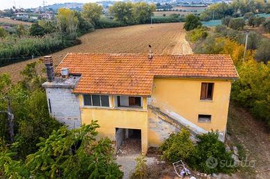 Roseto Casa Colonica con terreno