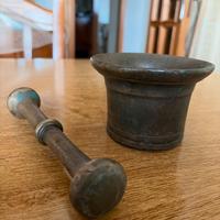 Mortaio in bronzo con pestello originale