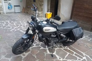 Ducati Scrambler 800 icon dark - 08/2022