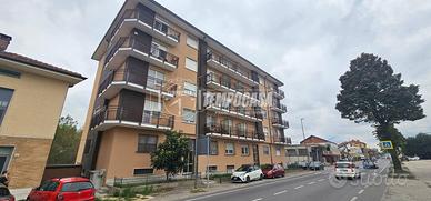 AMPIO TRILOCALE CON BOX VIA NAZIONALE 94 CAMBIANO