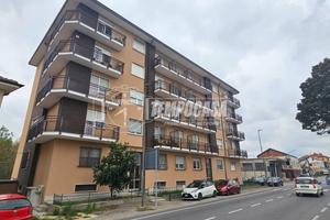 AMPIO TRILOCALE CON BOX VIA NAZIONALE 94 CAMBIANO