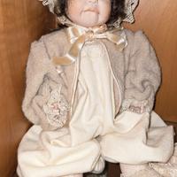 Bambola porcellana Cleo 