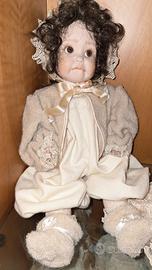 Bambola porcellana Cleo 