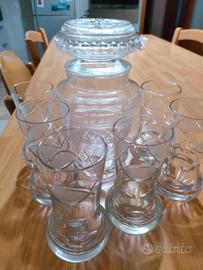 Decanter e 6 calici di cristallo incisi
