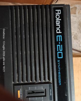 Roland E 20 synthesizer vintage