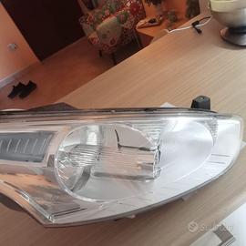 faro anteriore ford b max