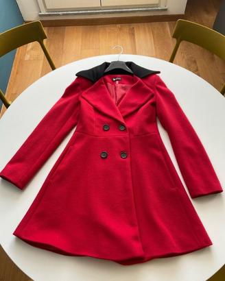Cappotto rosso svasato