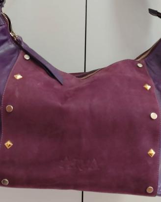 Borsa da donna Vera pelle colore viola come nuova.
