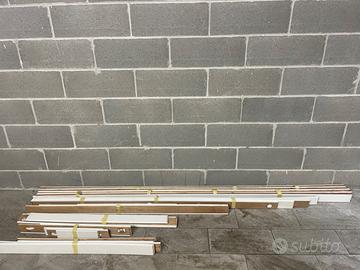 Zoccolini in laminato bianco