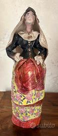 Ceramica firmata primi’900-Donna in costume sardo
