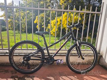 Specialized Hotrock 24 pollici MTB ragazzo/a