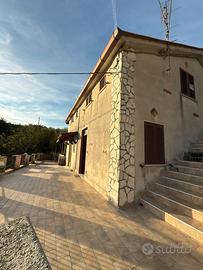 Casolare con due appartamenti