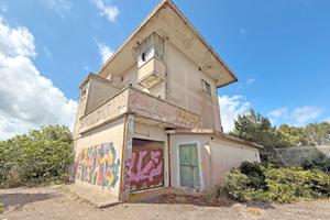 Immobile a torre con ampia area