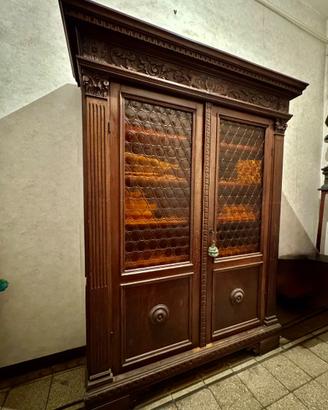 Mobile Vetrina d’Epoca con Vetri a Bolla e Fregi