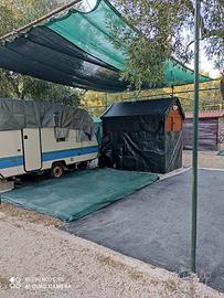 Roulotte Adria fissa con cucinino in legno