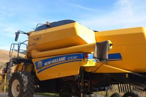 Mietitrebbia New Holland TC 5.90